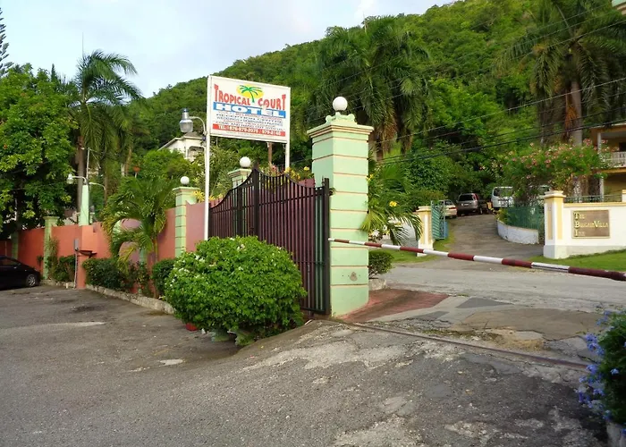 Tropical Court Hotel